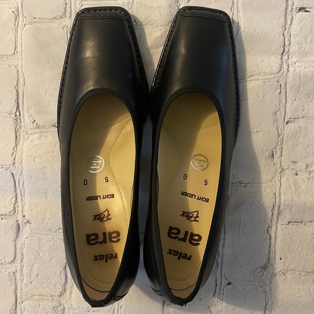 NWOB Ara Relax Flex Heels! Uk Sz 5/US Sz 7.5. Black Leather Made in Germany